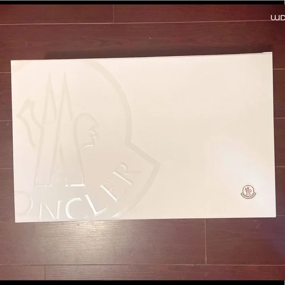 Moncler Box - Authentic - Picture 1 of 4